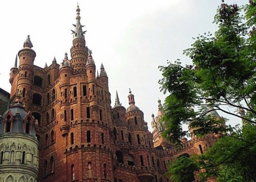 Дорогостоящее хобби миллионера: европейские замки в Китае (7 фото)