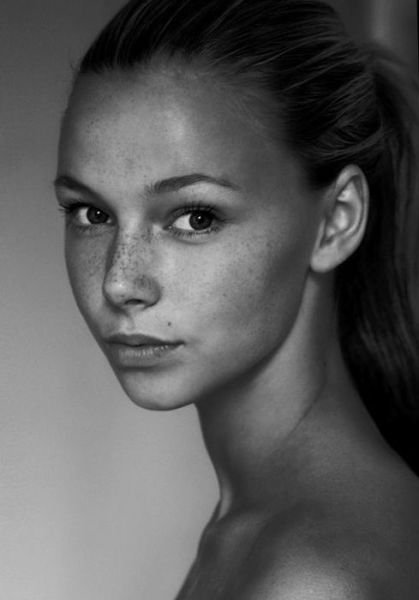 Симпатичные девушки из соцсетей (31 фото)