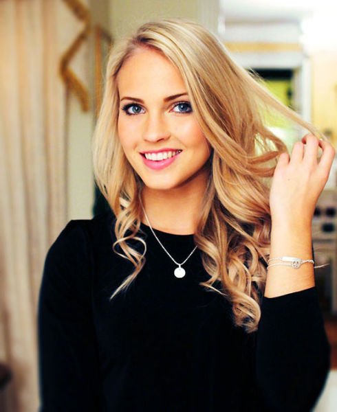 Симпатичные девушки из соцсетей (31 фото)