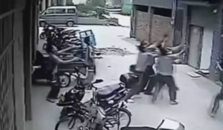 Топ-10: Дети, пережившие падения с большой высоты Топ-10: Дети, пережившие падения с большой высоты