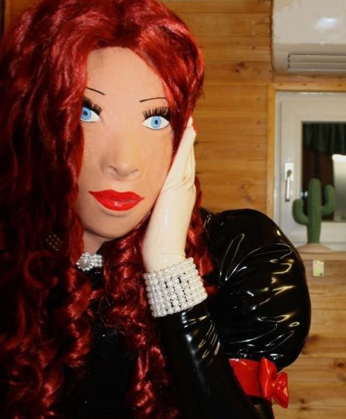 Новая странная тенденция в Европе: мужчины превращаются в женщин (22 фото) Новая странная тенденция в Европе: мужчины превращаются в женщин (22 фото)