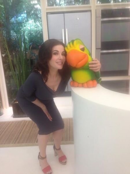 Фотозагадка дня: сколько ей лет? (15 фото) Фотозагадка дня: сколько ей лет? (15 фото)