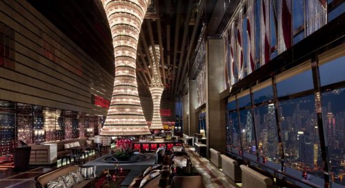 Самые роскошные бассейны на крышах гонконгских отелей (11 фото)