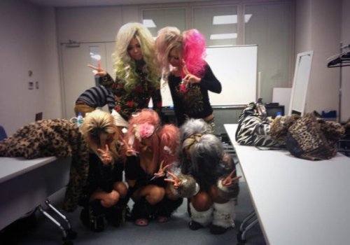 Новый странный фототренд среди японской молодёжи (28 фото)