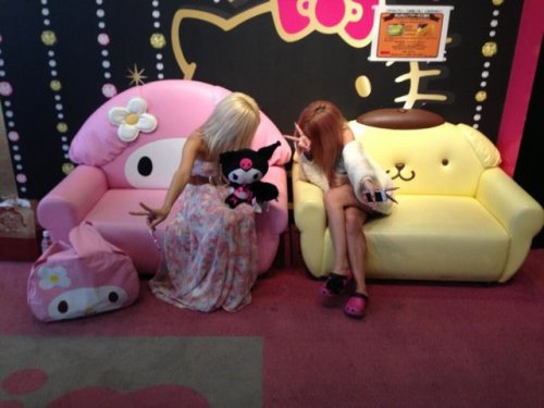 Новый странный фототренд среди японской молодёжи (28 фото)