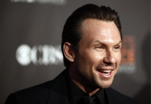 Топ-10 крутых героев боевиков, которые также участвовали в бродвейских мюзиклах