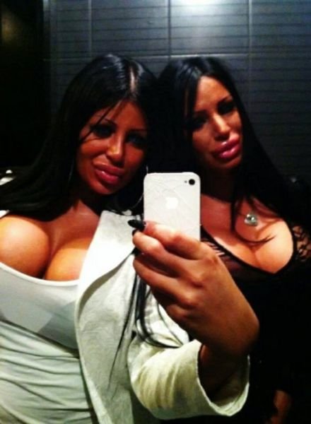 Королевы пластики и абсурда (25 фото)