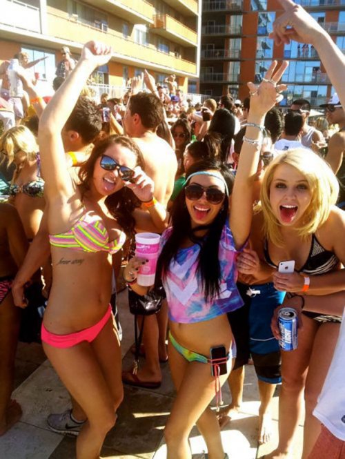 Будни и праздники американских студентов (27 фото)