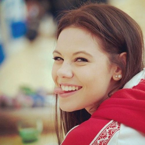 Симпатичные девушки (24 фото)