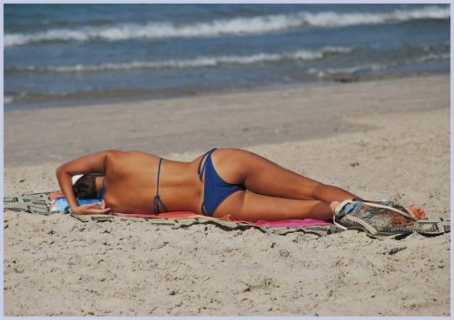 Соблазнительные девушки в бикини (30 фото)