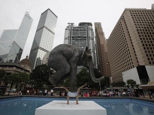 Коллекция гигантских художественных инсталляций со всего света (16 фото)