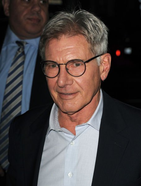 Неправдоподобные места работ звёзд до их популярности (38 фото) Неправдоподобные места работ звёзд до их популярности (38 фото)