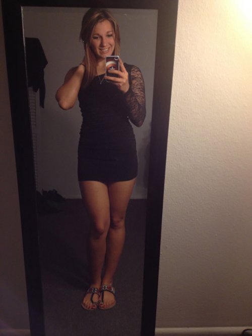 Девичьи самострелы из соцсетей (33 фото)