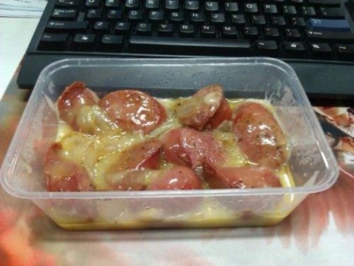 Самые унылые офисные обеды (27 фото)