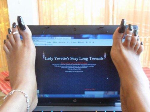 Обладательницы мегадлинных ногтей (30 фото)