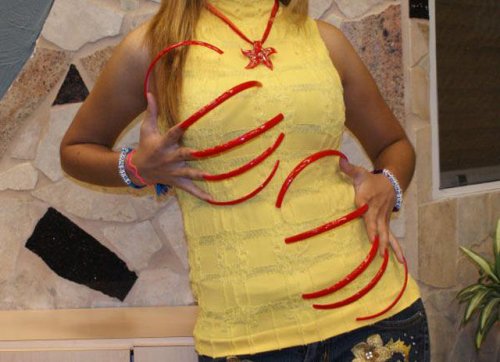 Обладательницы мегадлинных ногтей (30 фото)