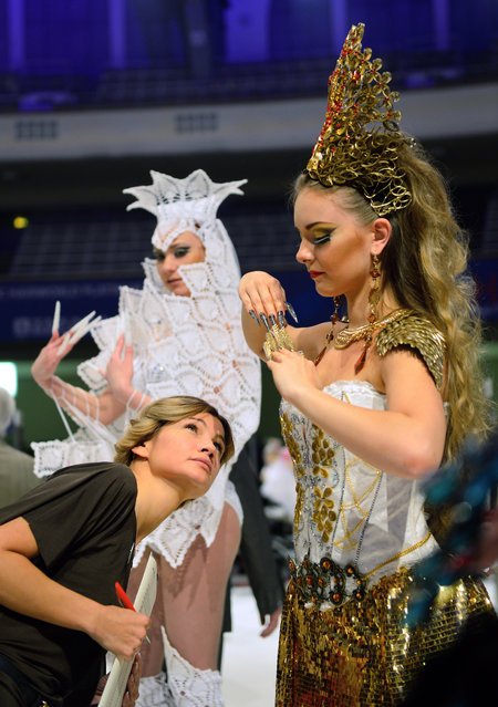 Международный чемпионат парикмахерского искусства во Франкфурте (26 фото) Международный чемпионат парикмахерского искусства во Франкфурте (26 фото)