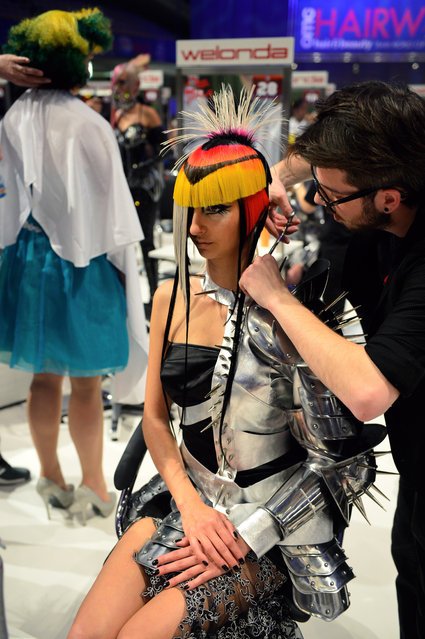 Международный чемпионат парикмахерского искусства во Франкфурте (26 фото) Международный чемпионат парикмахерского искусства во Франкфурте (26 фото)