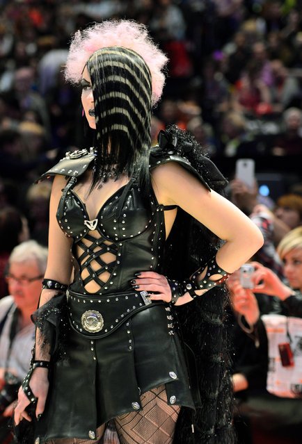 Международный чемпионат парикмахерского искусства во Франкфурте (26 фото) Международный чемпионат парикмахерского искусства во Франкфурте (26 фото)