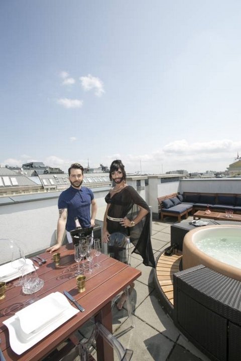 Кончита Вурст и ее муж (17 фото) Кончита Вурст и ее муж (17 фото)