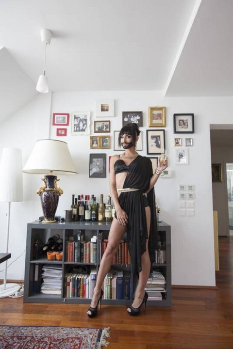 Кончита Вурст и ее муж (17 фото) Кончита Вурст и ее муж (17 фото)