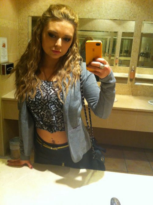Девичьи самострелы из соцсетей (30 фото)