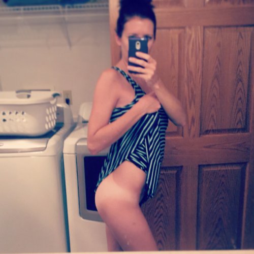 Девичьи самострелы из соцсетей (30 фото)