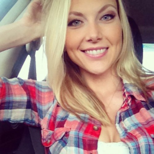 Девичьи самострелы из соцсетей (30 фото)