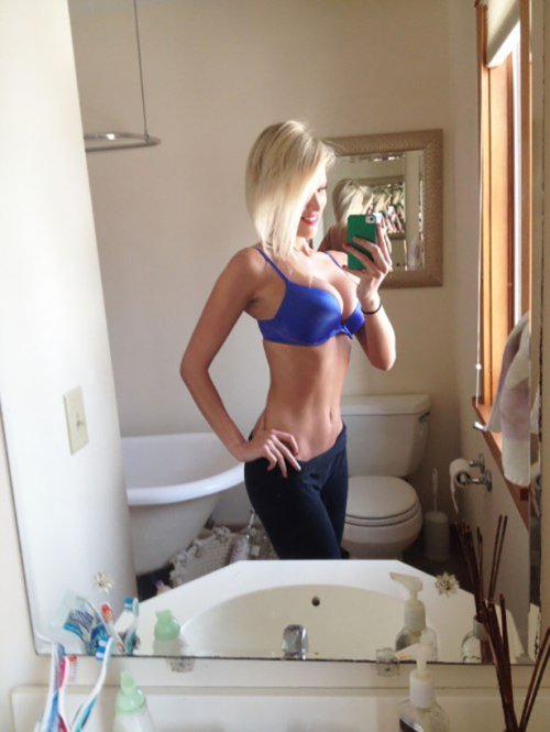 Девичьи самострелы из соцсетей (30 фото)