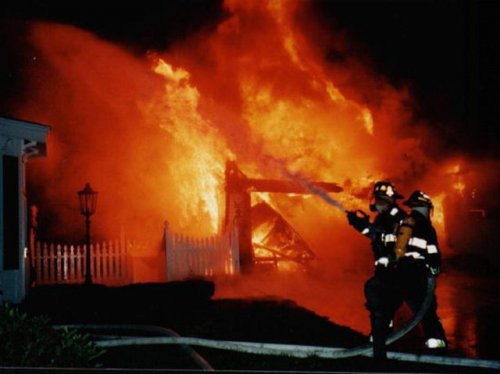 Пожарные: отважные люди, спасающие людей (24 фото)