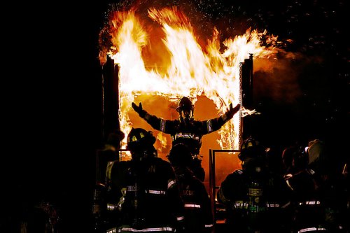 Пожарные: отважные люди, спасающие людей (24 фото)