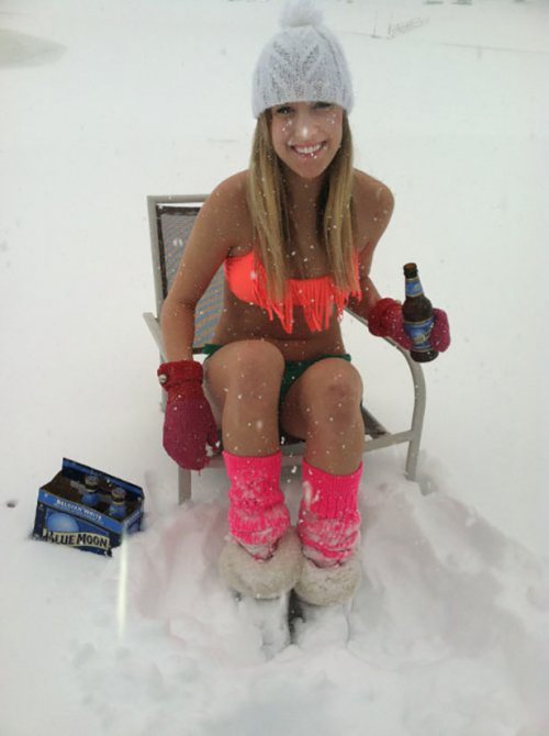 Симпатичные девушки (28 фото)