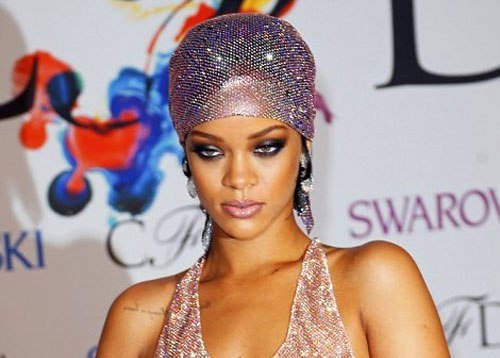 Рианна шокировала своим нарядом на церемонии награждения CFDA (19 фото)