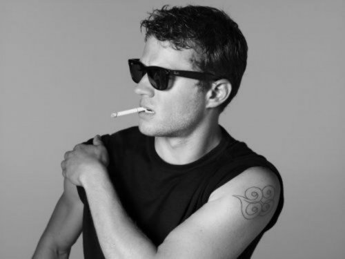 13 Знаменитостей, которые могут навешать тумаков кому угодно