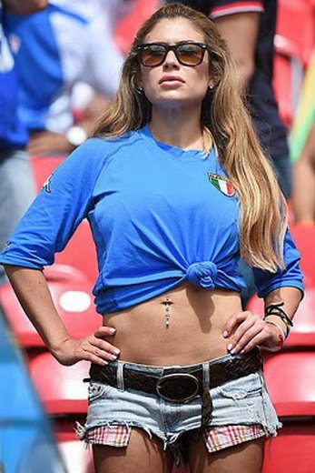 Страстные болельщицы на Чемпионате мира по футболу (32 фото) Страстные болельщицы на Чемпионате мира по футболу (32 фото)