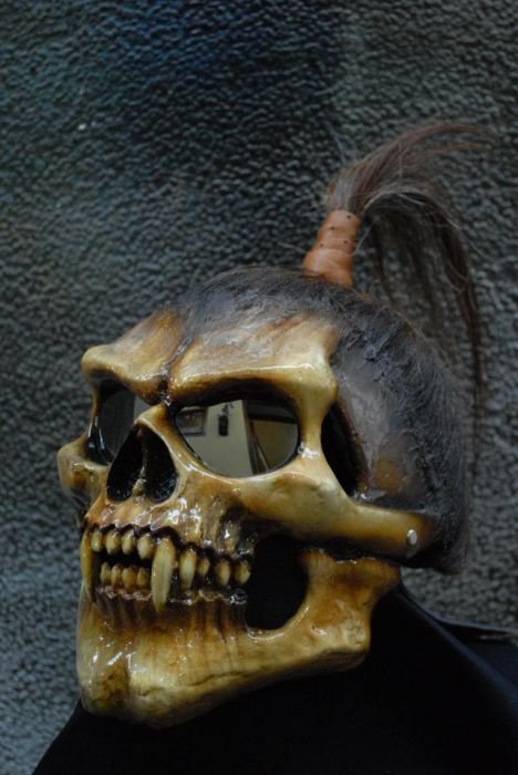 Байкерские шлемы в хоррор-стиле (29 фото) Байкерские шлемы в хоррор-стиле (29 фото)