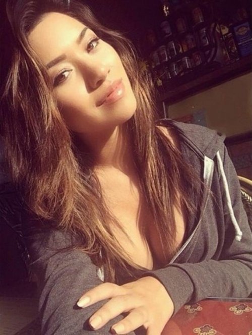 Привлекательные обитательницы соцсетей (27 фото)