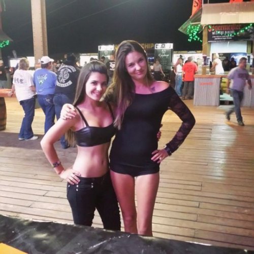 Самые сексуальные девушки на моторалли в Стурджисе (30 фото)