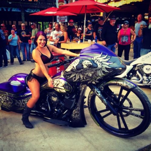 Самые сексуальные девушки на моторалли в Стурджисе (30 фото)