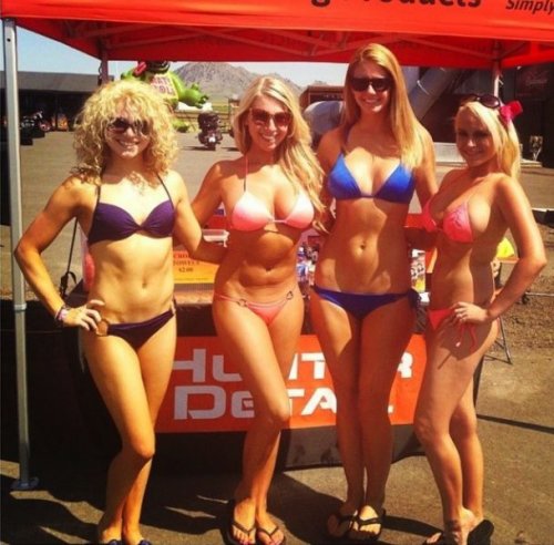 Самые сексуальные девушки на моторалли в Стурджисе (30 фото)