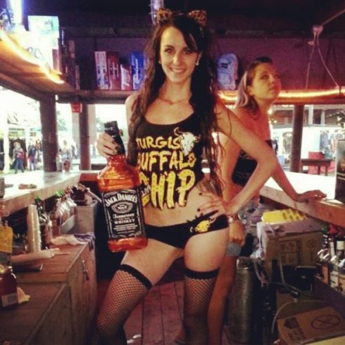 Самые сексуальные девушки на моторалли в Стурджисе (30 фото)