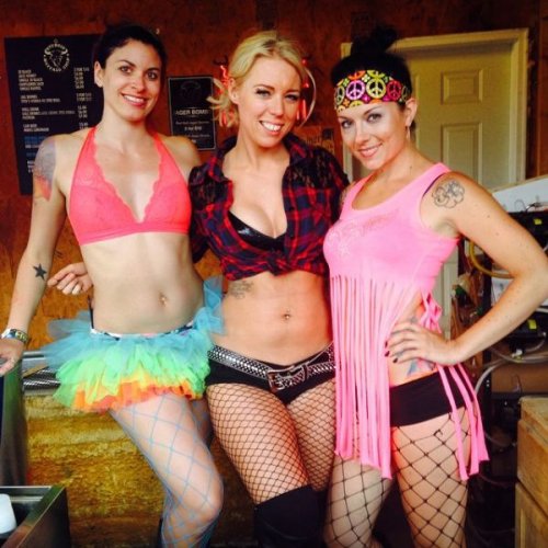 Самые сексуальные девушки на моторалли в Стурджисе (30 фото)