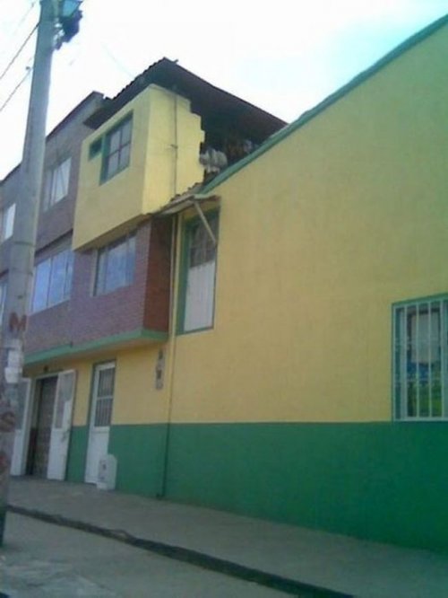 Строительные фейлы и несуразицы (23 фото)