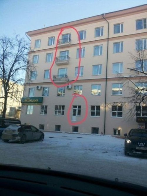 Строительные фейлы и несуразицы (23 фото)