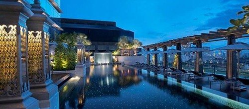 Потрясающие бассейны на крыше (25 фото)