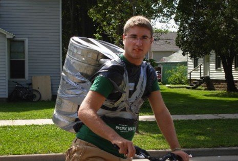 Несколько неожиданных способов использования скотча (19 фото)