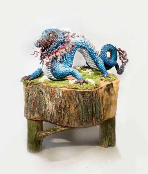 Потрясающая скульптура дракона из папье-маше (12 фото)
