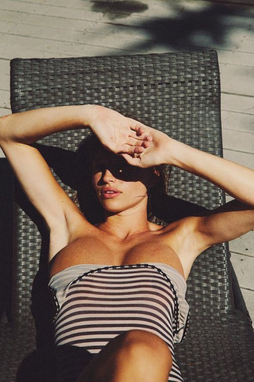 Знойные красотки в бикини (27 фото)