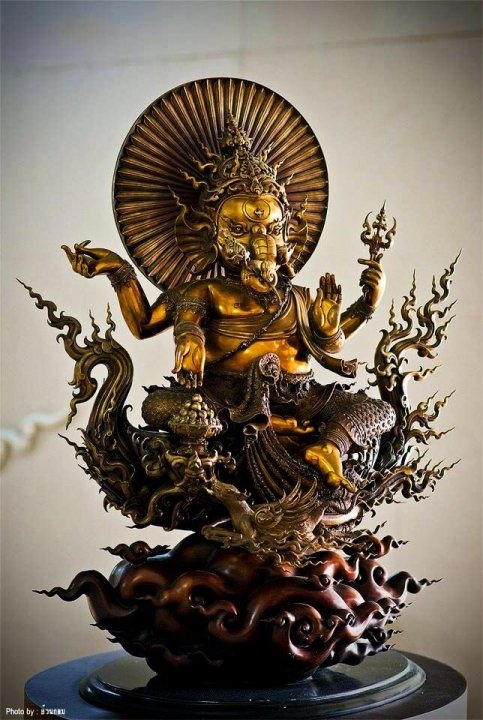 Потрясающие скульптуры из металлолома (25 фото) Потрясающие скульптуры из металлолома (25 фото)