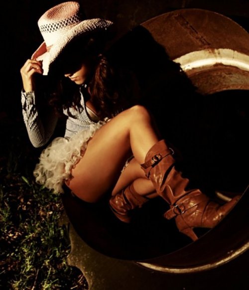 Соблазнительные ковбойши (28 фото)